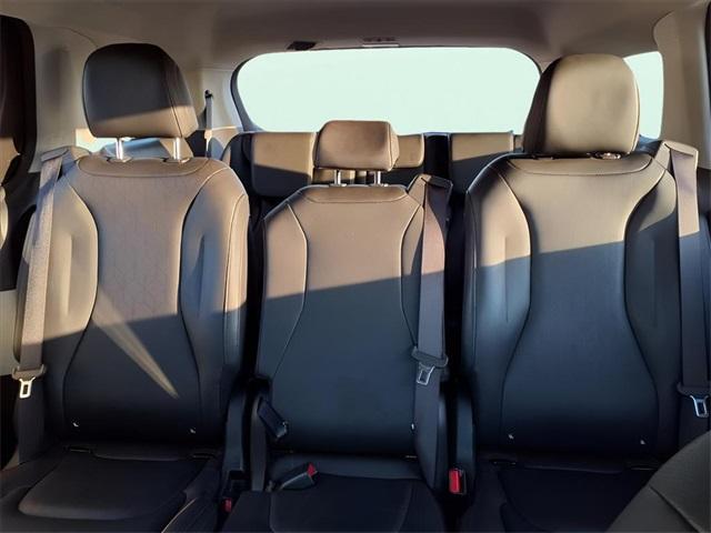 used 2023 Kia Carnival car, priced at $28,317