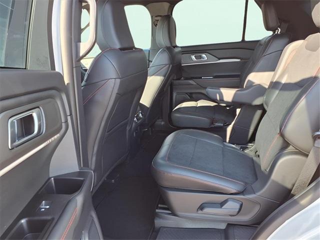 new 2025 Ford Explorer car, priced at $60,015