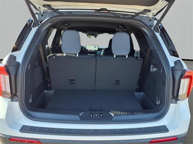 new 2025 Ford Explorer car, priced at $60,015