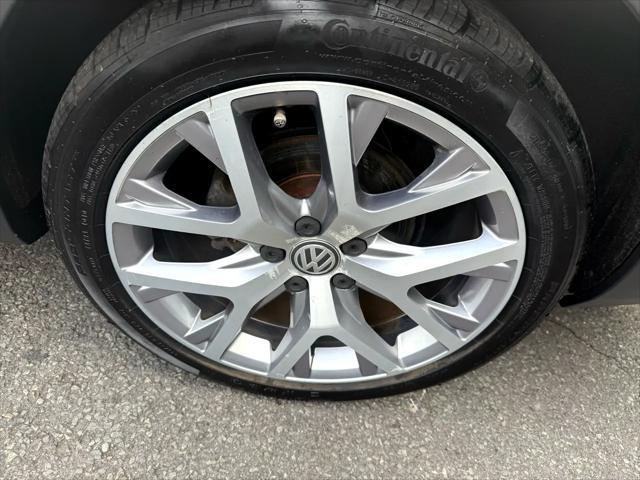 used 2017 Volkswagen Golf Alltrack car, priced at $18,900