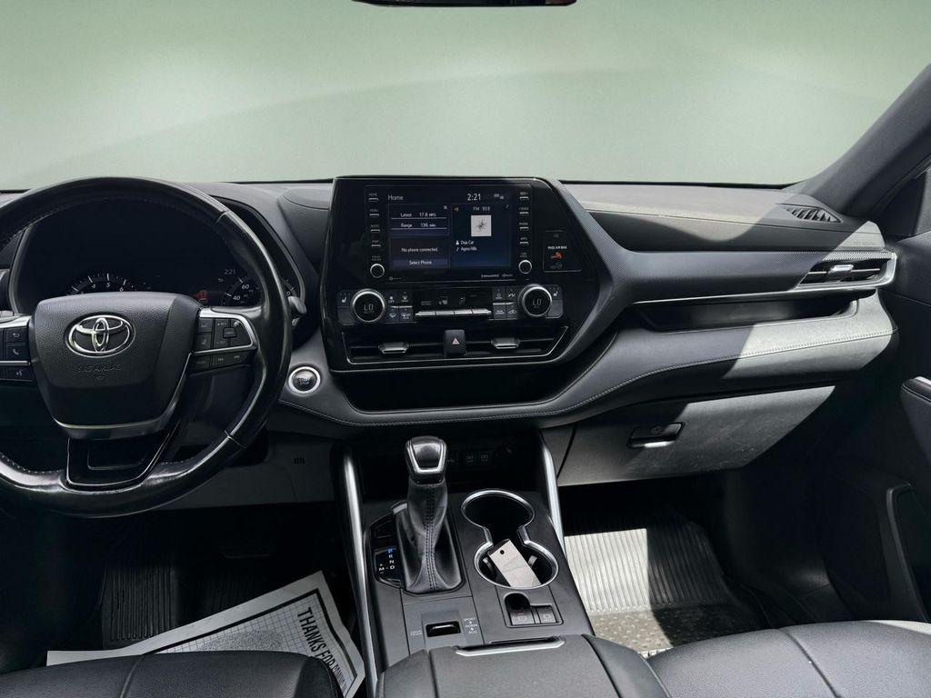 used 2021 Toyota Highlander car, priced at $36,900