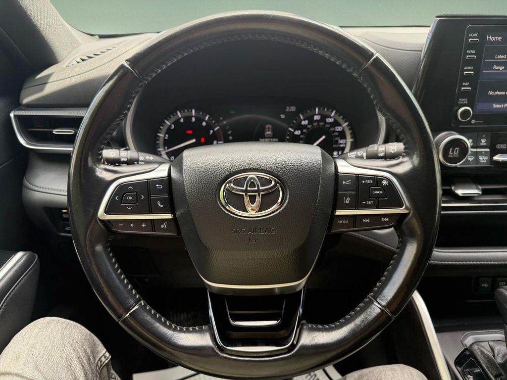 used 2021 Toyota Highlander car, priced at $36,900