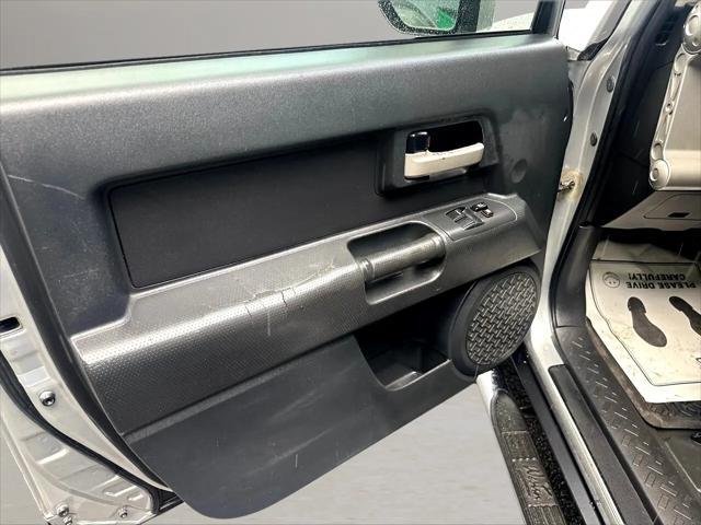 used 2007 Toyota FJ Cruiser car, priced at $13,900