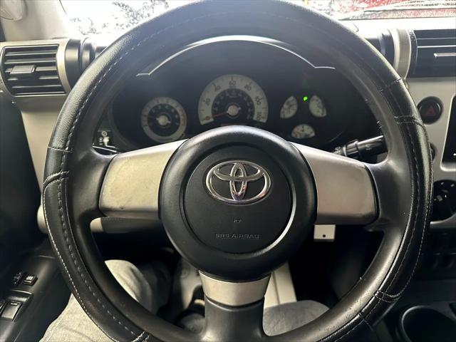 used 2007 Toyota FJ Cruiser car, priced at $15,900