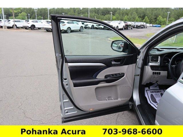 used 2016 Toyota Highlander car, priced at $19,421