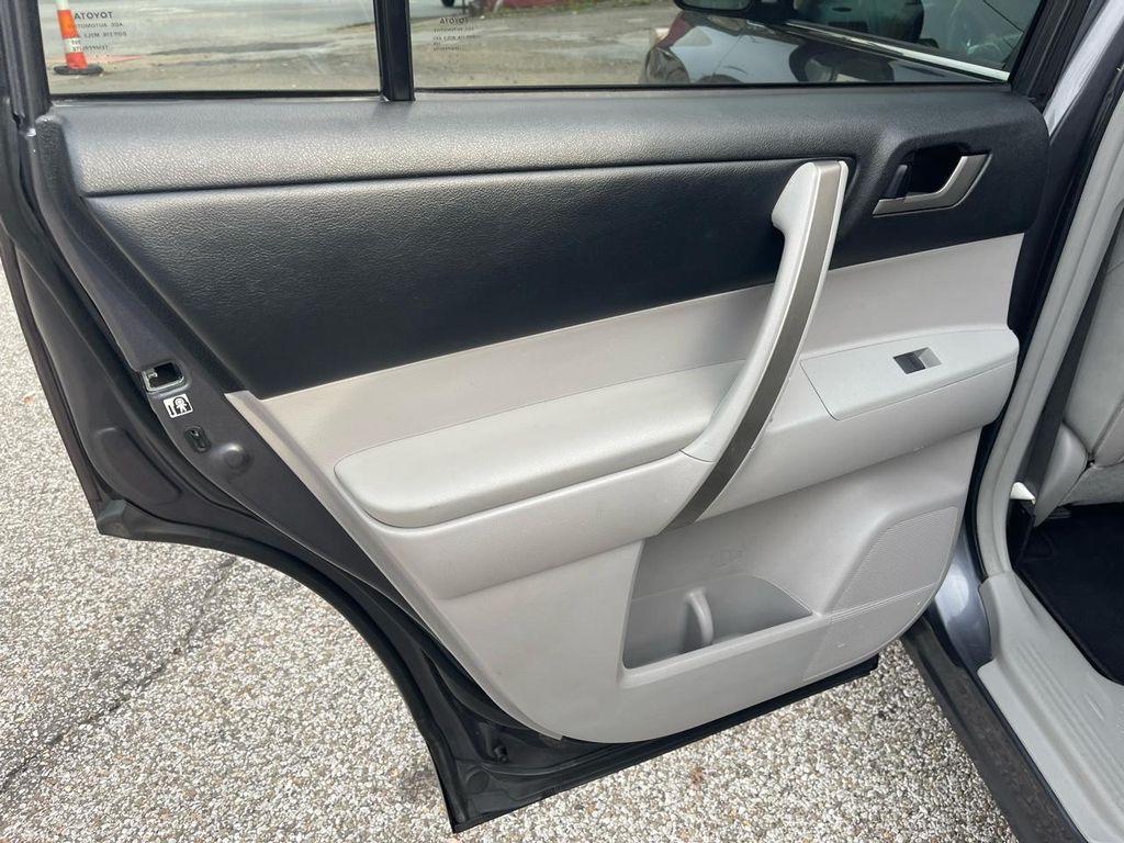 used 2013 Toyota Highlander car, priced at $7,999