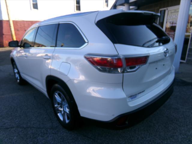 used 2014 Toyota Highlander car, priced at $12,995