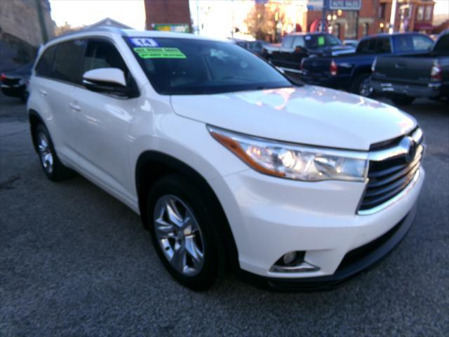 used 2014 Toyota Highlander car, priced at $12,995