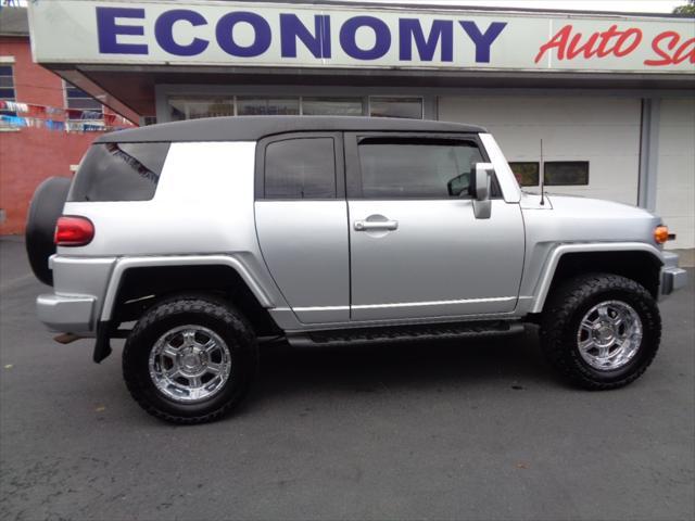 used 2007 Toyota FJ Cruiser car, priced at $15,000