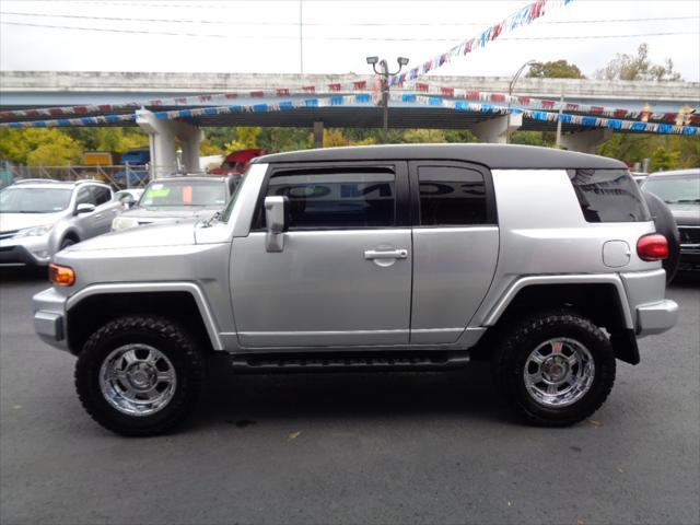 used 2007 Toyota FJ Cruiser car, priced at $15,000