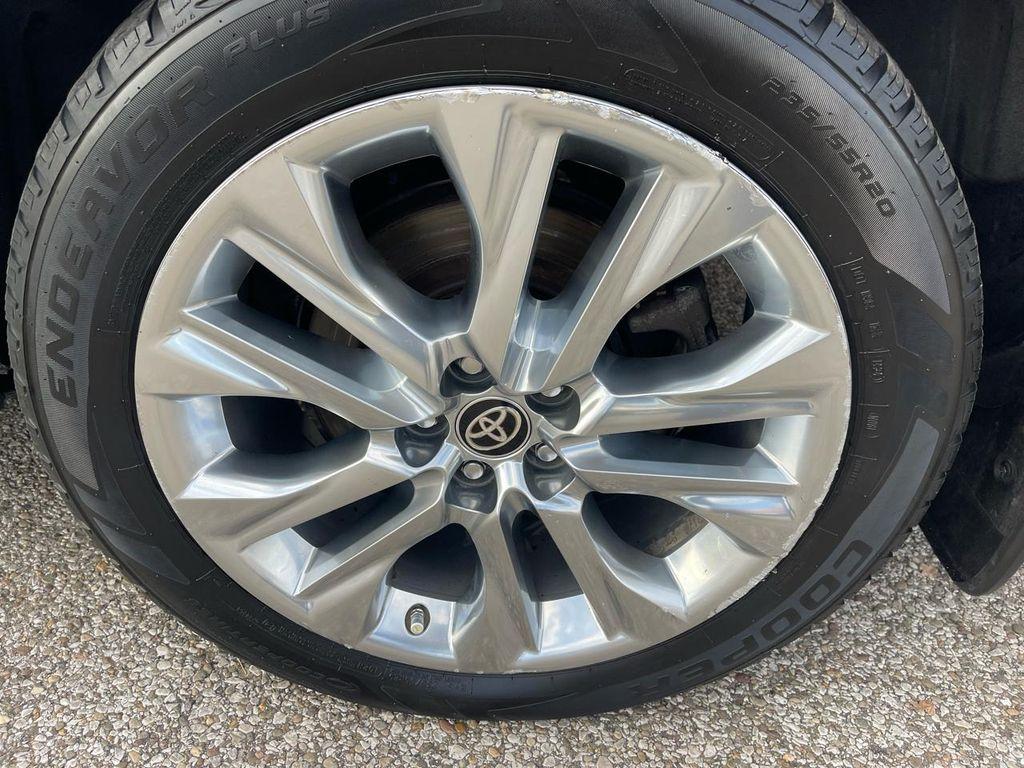 used 2021 Toyota Highlander Hybrid car, priced at $29,999