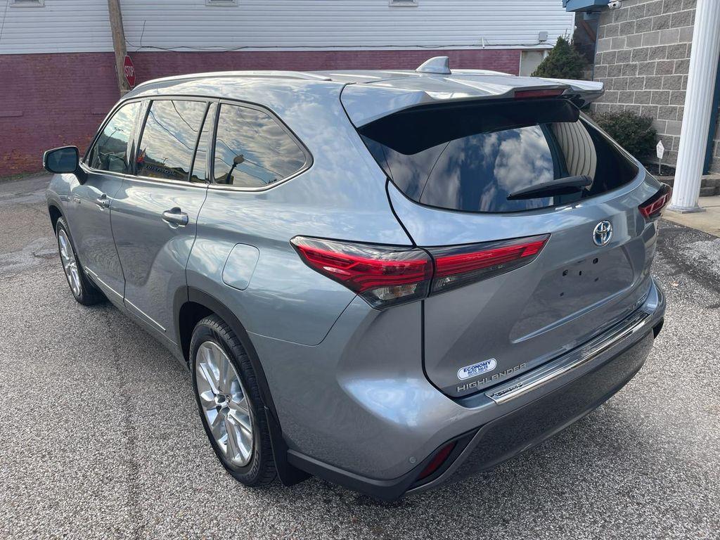 used 2021 Toyota Highlander Hybrid car, priced at $29,999