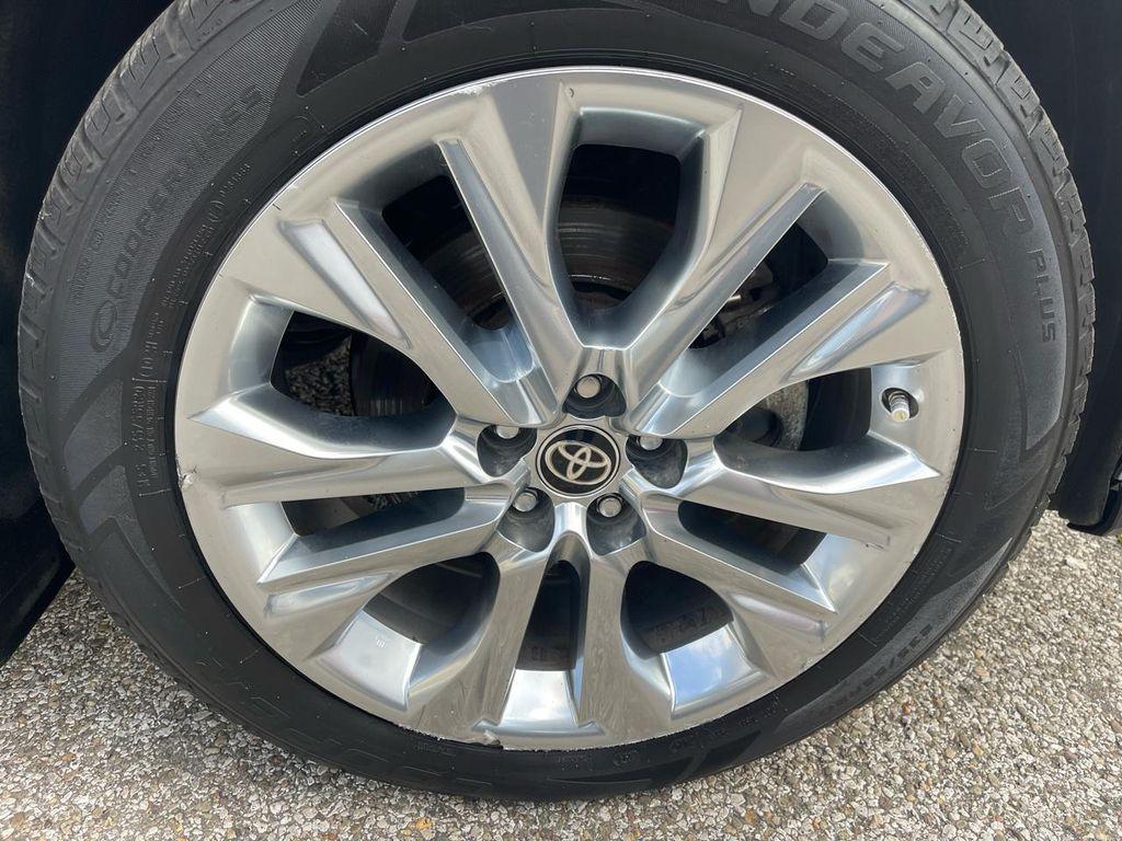 used 2021 Toyota Highlander Hybrid car, priced at $29,999