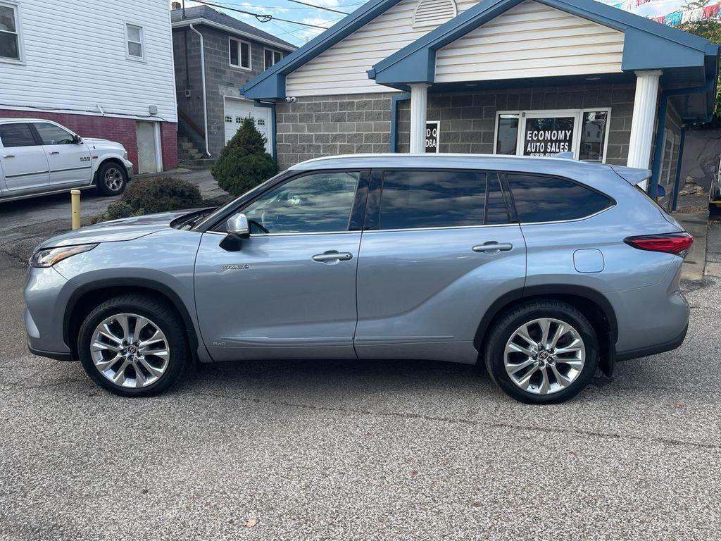 used 2021 Toyota Highlander Hybrid car, priced at $29,999