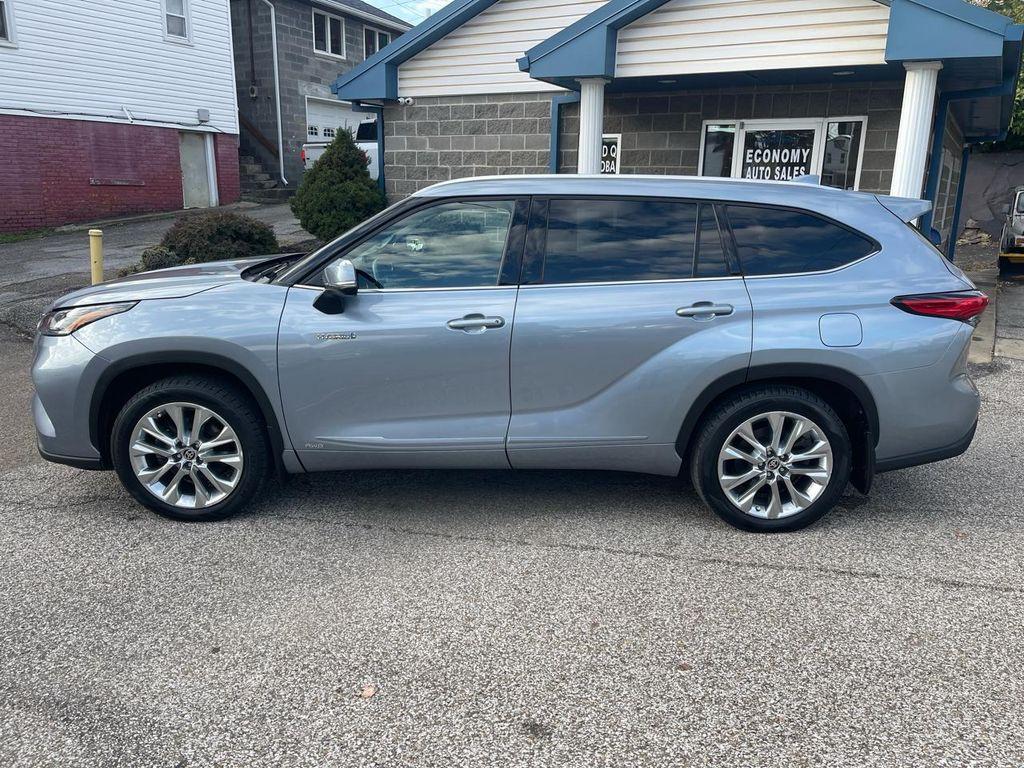 used 2021 Toyota Highlander Hybrid car, priced at $29,999
