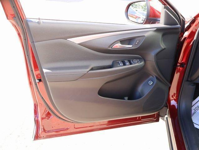 new 2025 Buick Envista car, priced at $24,525