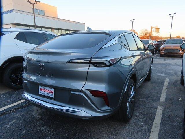 new 2025 Buick Envista car, priced at $30,378