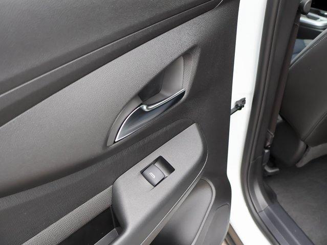 new 2025 Buick Envista car, priced at $26,212
