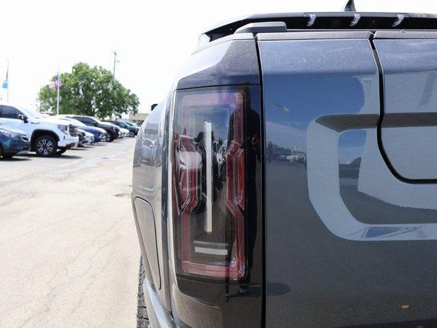 new 2025 GMC HUMMER EV Pickup car, priced at $112,637