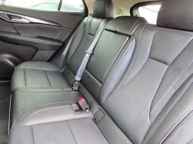 used 2021 Buick Envision car, priced at $25,000