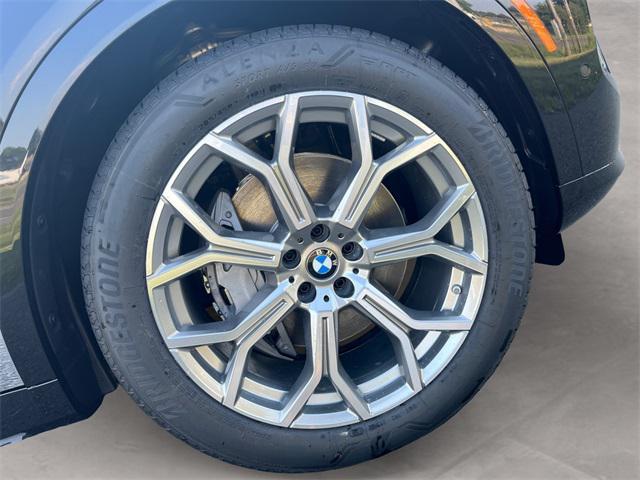 new 2026 BMW X7 car, priced at $94,525