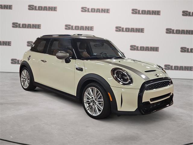 used 2023 MINI Hardtop car, priced at $25,991