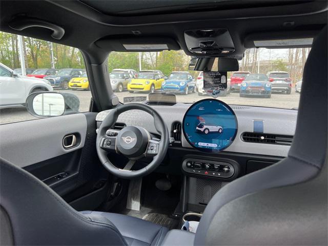 used 2025 MINI Hardtop car, priced at $32,192