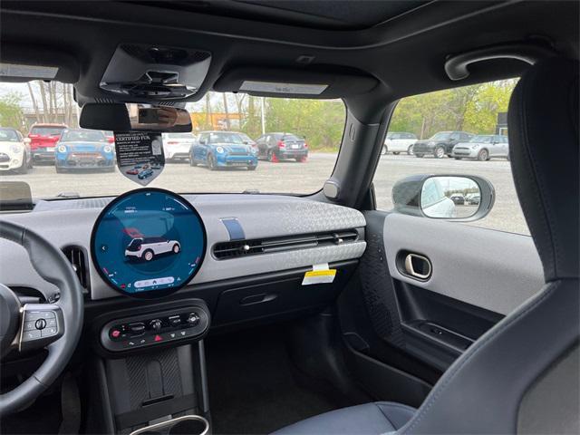 used 2025 MINI Hardtop car, priced at $32,192