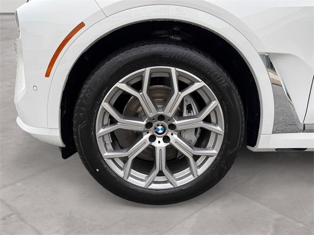 new 2026 BMW X7 car, priced at $90,555