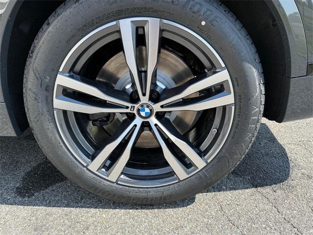 new 2026 BMW X7 car, priced at $128,355