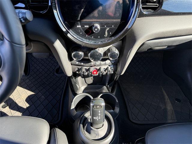used 2024 MINI Hardtop car, priced at $27,991