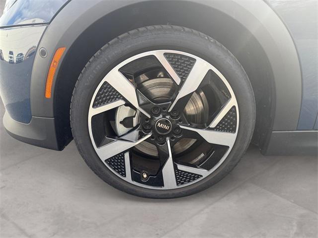 used 2025 MINI Hardtop car, priced at $30,991