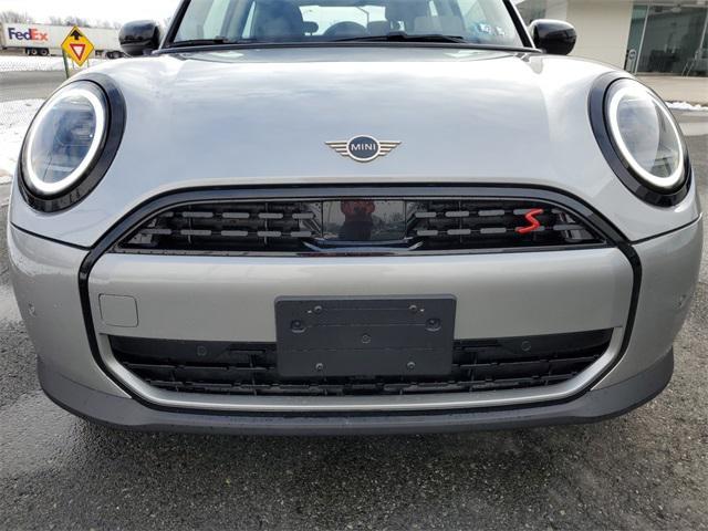 used 2025 MINI Hardtop car, priced at $32,885