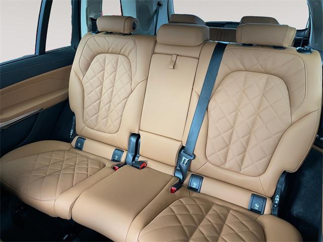 new 2026 BMW X7 car, priced at $93,055