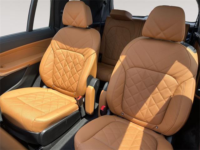 new 2026 BMW X7 car, priced at $96,930