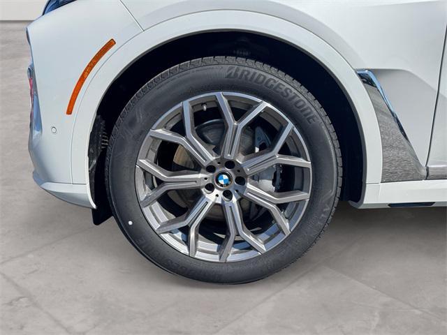 new 2025 BMW X7 car, priced at $93,835