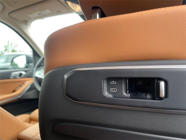 new 2026 BMW X7 car, priced at $92,630