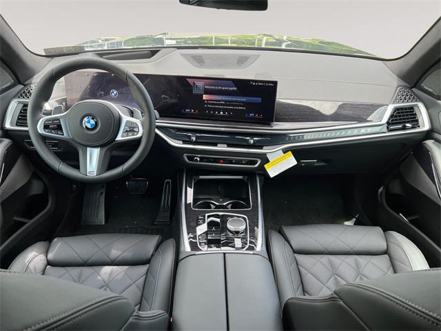 new 2026 BMW X7 car, priced at $100,385