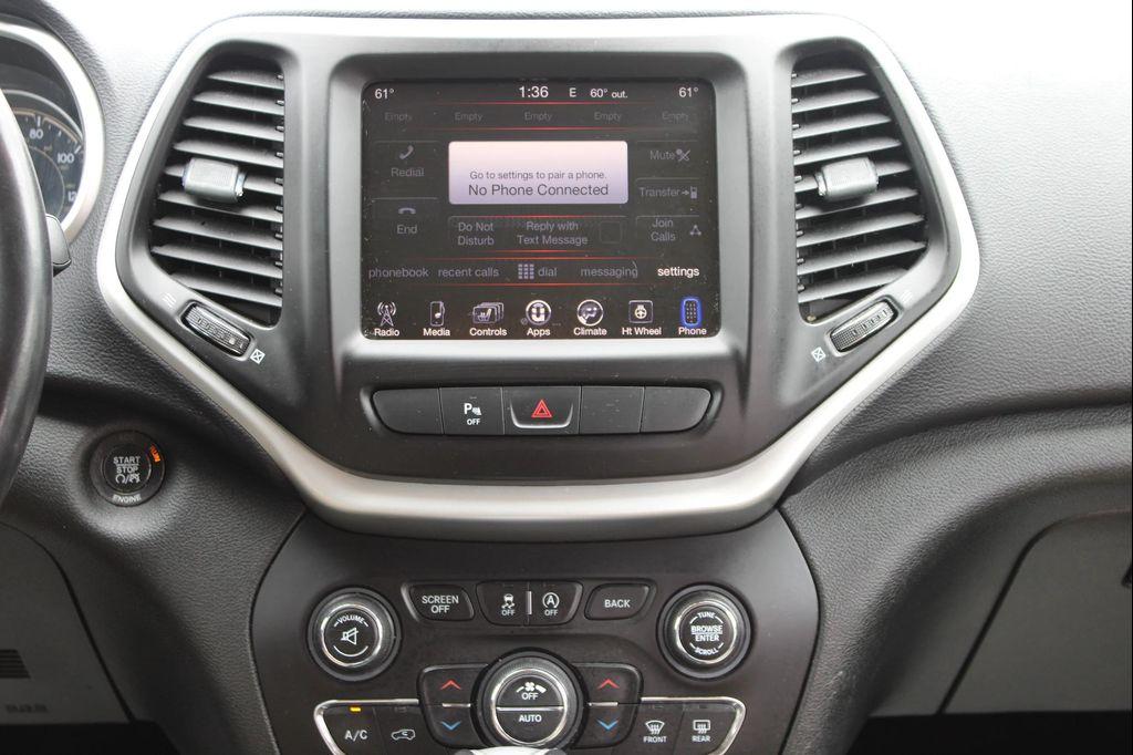 used 2015 Jeep Cherokee car, priced at $10,900