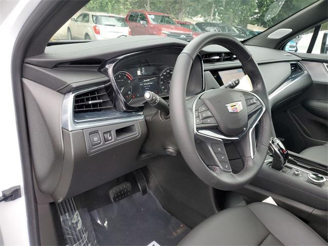 used 2024 Cadillac XT5 car, priced at $42,123