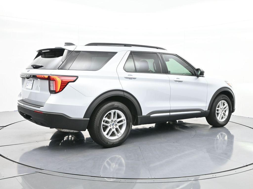 new 2025 Ford Explorer car, priced at $39,000