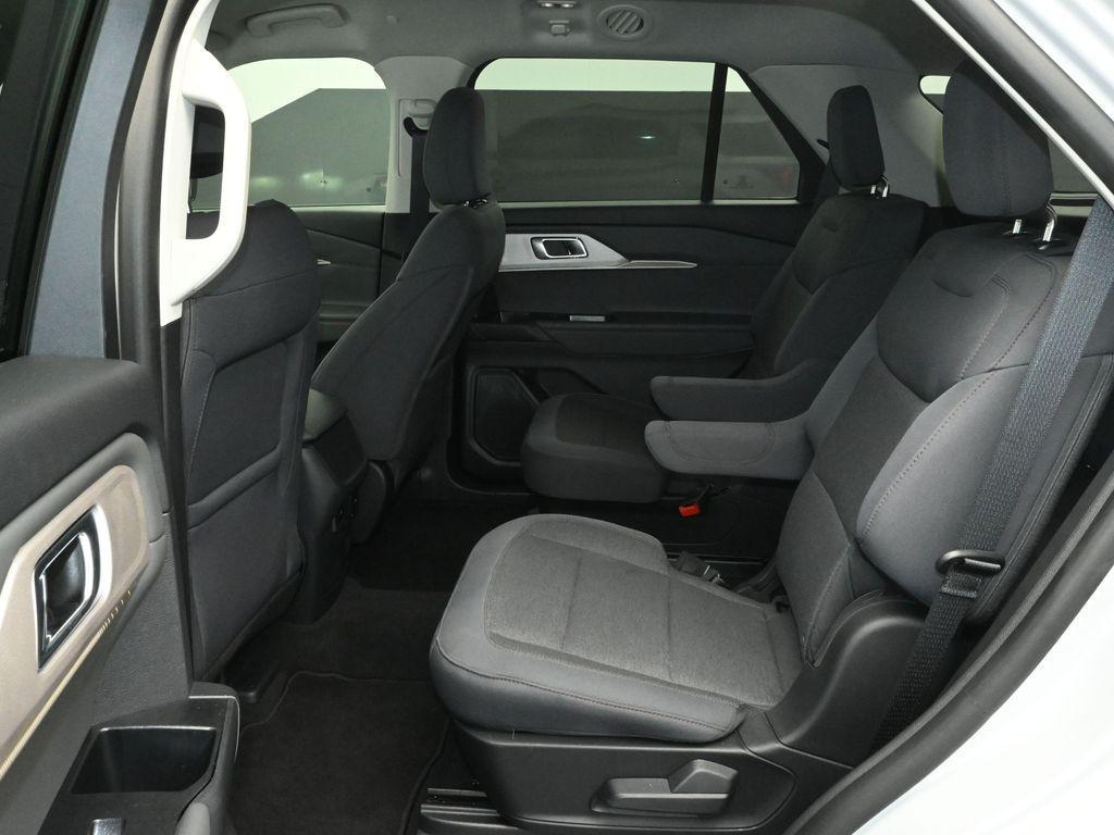 new 2025 Ford Explorer car, priced at $39,000