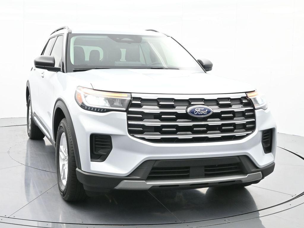 new 2025 Ford Explorer car, priced at $39,000