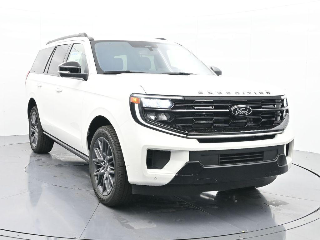 new 2025 Ford Expedition car, priced at $79,995