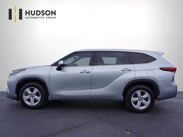 used 2022 Toyota Highlander car, priced at $28,853