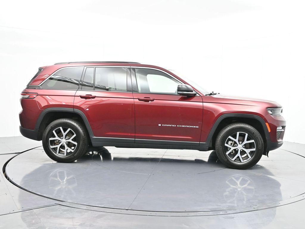 used 2024 Jeep Grand Cherokee car, priced at $34,637