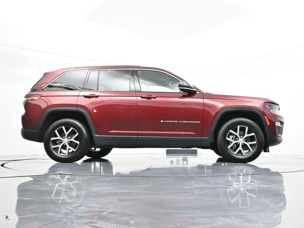 used 2024 Jeep Grand Cherokee car, priced at $34,637