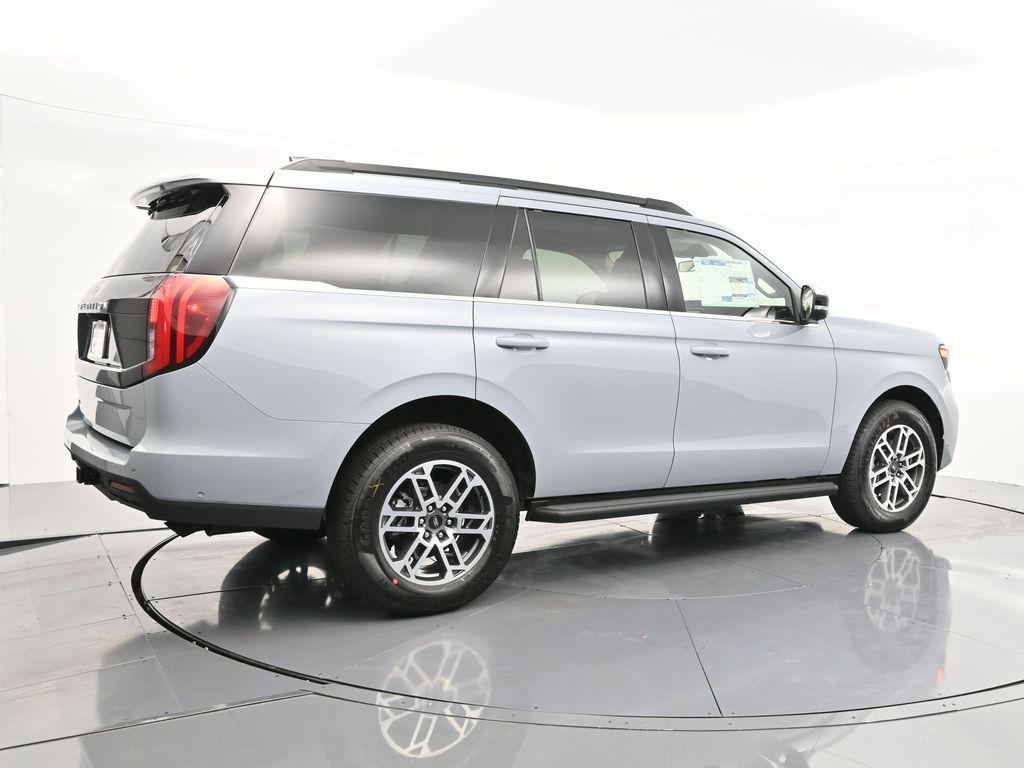new 2025 Ford Expedition car, priced at $69,725