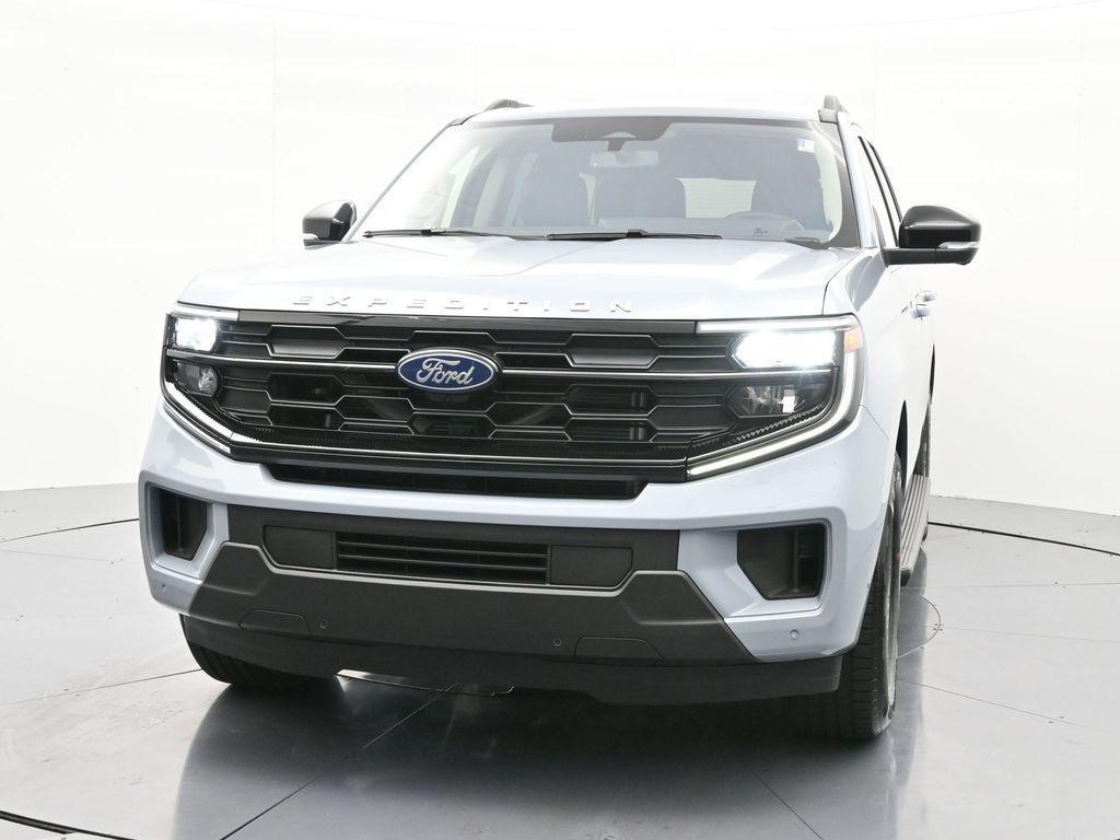 new 2025 Ford Expedition car, priced at $69,725