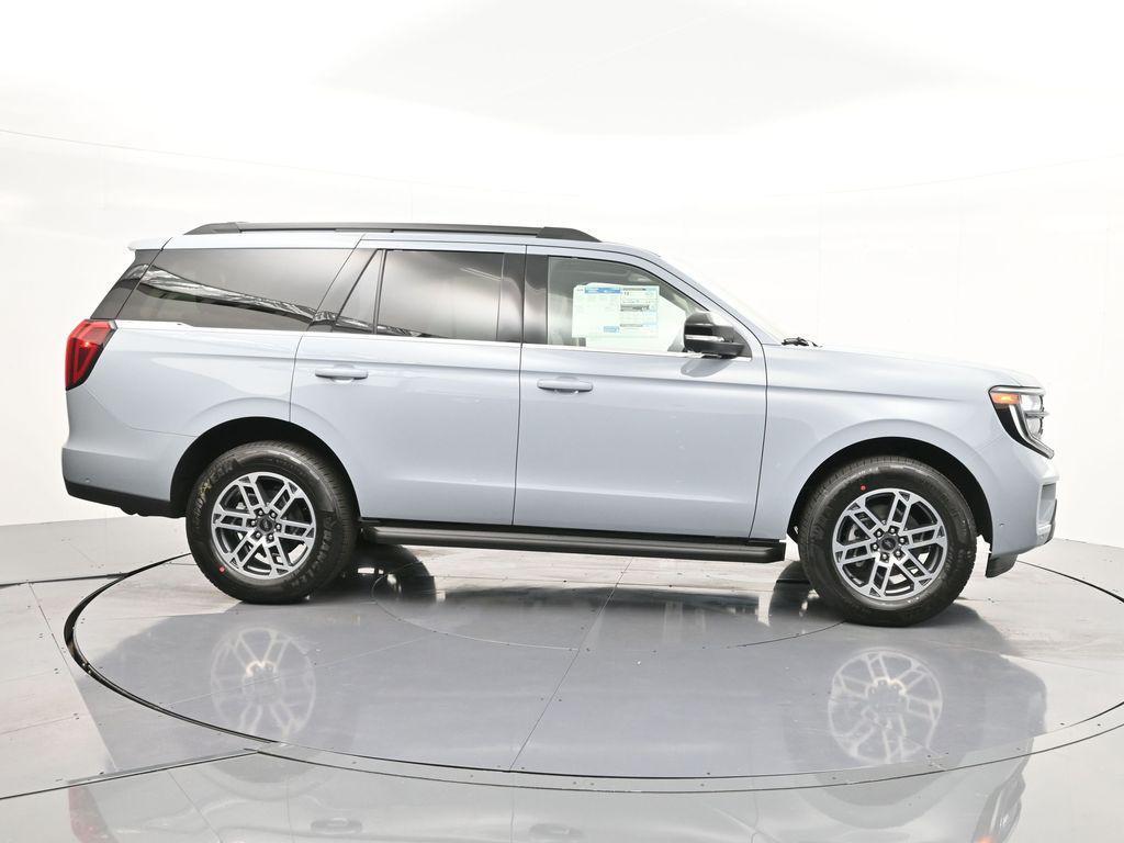new 2025 Ford Expedition car, priced at $69,725